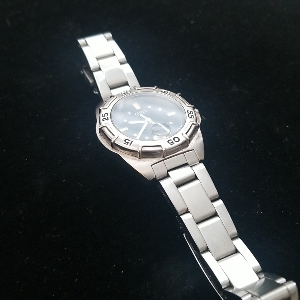 GUESS Waterpro Ladies Watch - Picture 4 of 6